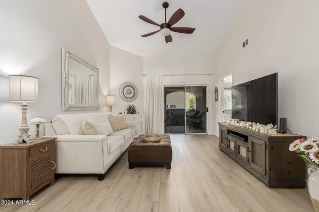 MLS: 6759729 Condo For Sale