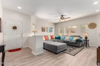 Photo #5: 6759878 Listing