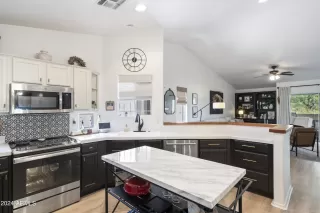 Photo #1: 6759902 Listing 