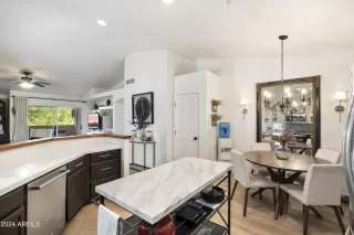 Photo #2: 6759902 Listing 