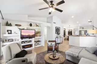 Photo #6: 6759902 Listing 