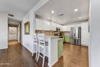 Photo #5: 6760104 Listing