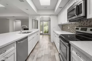 Photo #4: 6760242 Listing 