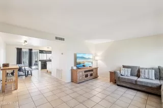 Photo #3: 6760249 Listing