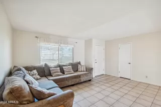 Photo #4: 6760249 Listing