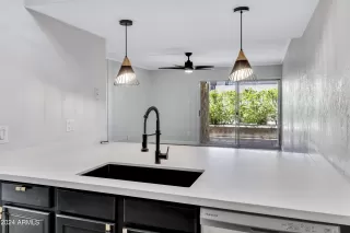 Photo #6: 6760586 Listing 