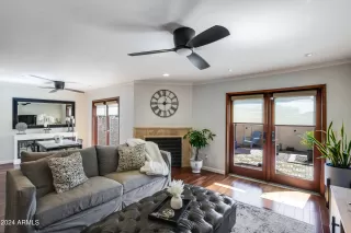 Photo #4: 6760629 Listing