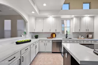 Photo #6: 6760840 Listing