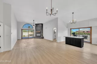 Photo #5: 6761289 Listing 