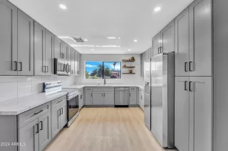 Photo #6: 6761289 Listing 