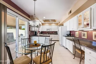 Photo #2: 6761474 Listing