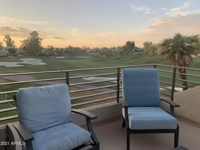 MLS: 6761952 Condo For Sale