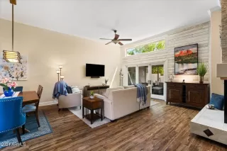 Photo #5: 6762005 Listing