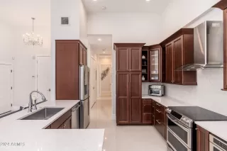 Photo #5: 6762081 Listing 