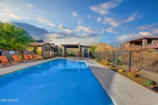 Photo #4: 6762154 Listing