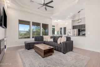 Photo #3: 6762520 Listing