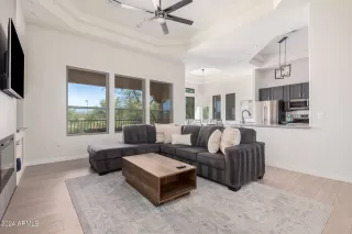 Photo #4: 6762520 Listing