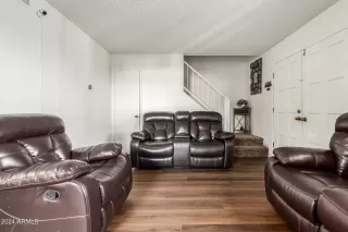 Photo #6: 6762599 Listing