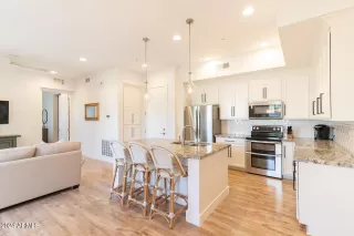 Photo #3: 6762760 Listing