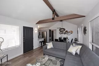 Photo #6: 6762984 Listing