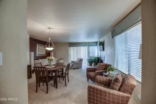Photo #2: 6763195 Listing 