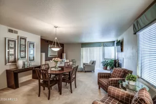 Photo #6: 6763195 Listing 
