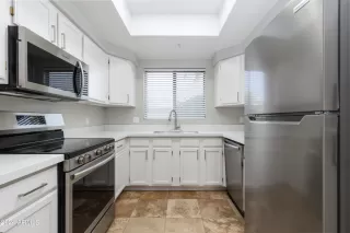 Photo #4: 6763296 Listing