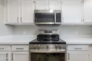 Photo #5: 6763296 Listing