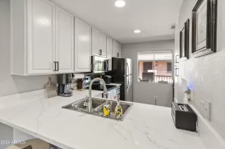 Photo #3: 6763327 Listing 