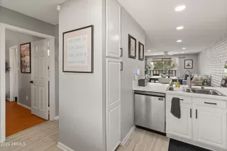 Photo #4: 6763327 Listing 