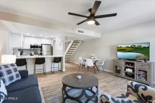 Photo #4: 6763450 Listing