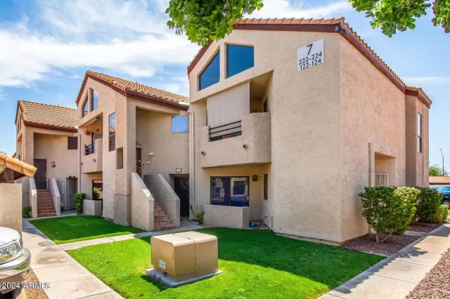 MLS: 6763648 Condo For Sale