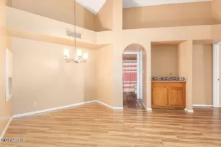 Photo #3: 6763648 Listing