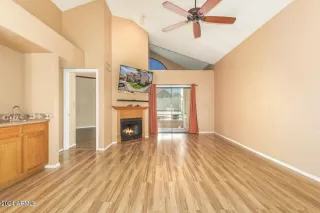 Photo #5: 6763648 Listing