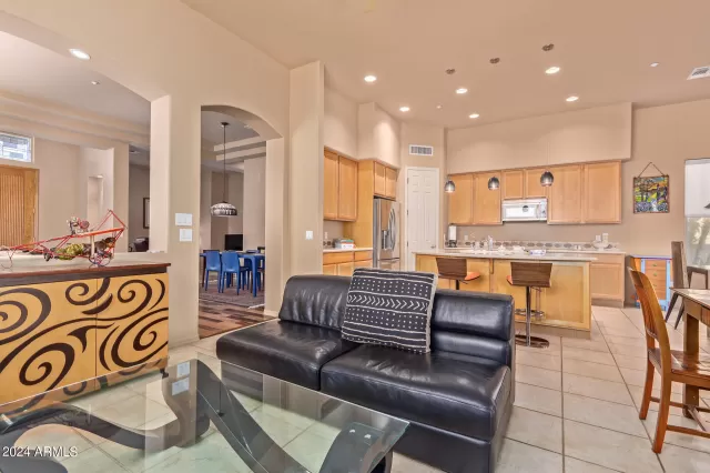 MLS: 6763919 Condo For Sale