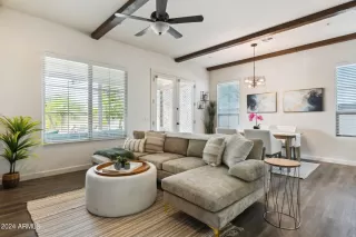 Photo #5: 6763932 Listing