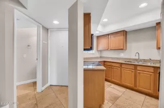 Photo #5: 6764026 Listing