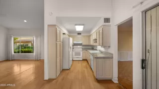 Photo #4: 6764078 Listing 