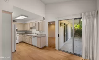 Photo #5: 6764078 Listing 