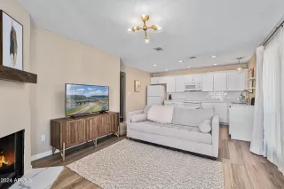 Photo #3: 6764409 Listing 