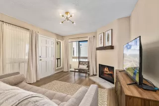 Photo #4: 6764409 Listing 