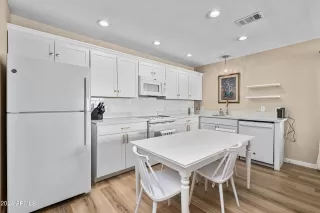 Photo #5: 6764409 Listing 