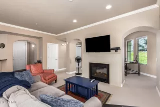 Photo #3: 6764793 Listing 