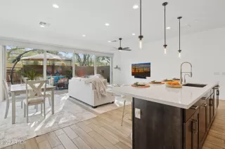 Photo #5: 6765737 Listing 