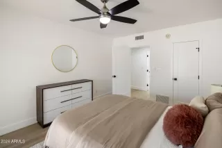 Photo #5: 6765759 Listing