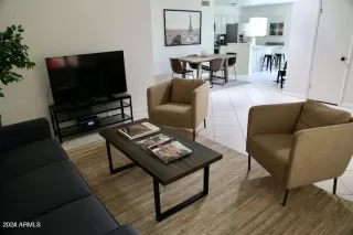 Photo #5: 6765842 Listing