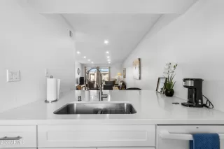 Photo #5: 6765847 Listing