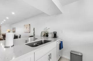 Photo #6: 6765847 Listing