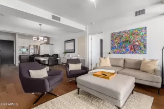 Photo #2: 6766180 Listing 