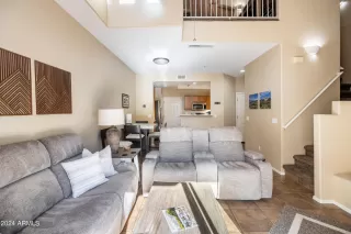 Photo #5: 6766230 Listing